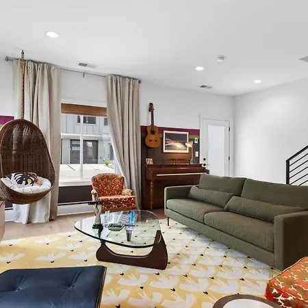 The That '70s Show By Avantstay Holiday home *