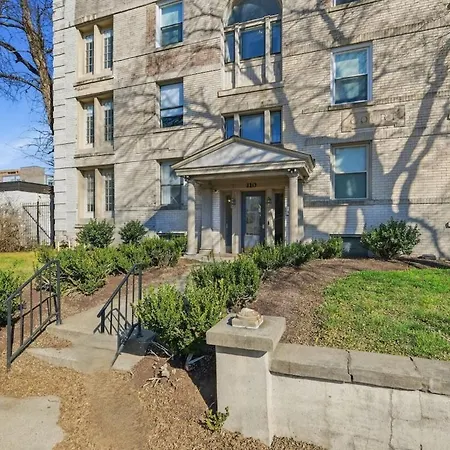Apartment 3br Minutes To Downtown| Parking