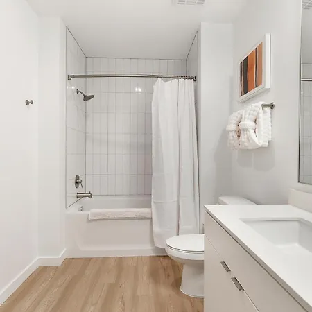 Apartment Landing Chic 2Bd Pool Gym Nashville