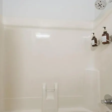 Cozy 3br Near Vanderbilt & Downtown| Parking Apartment *