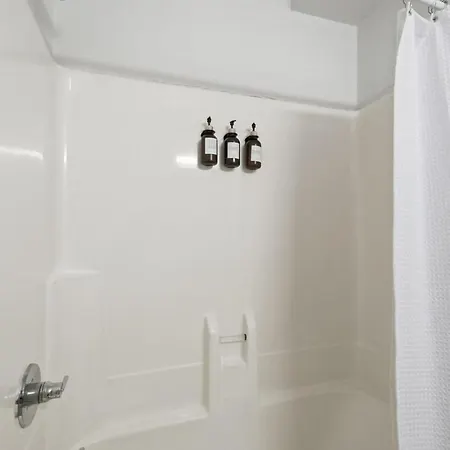 3br Minutes To Downtown| Parking Apartment *