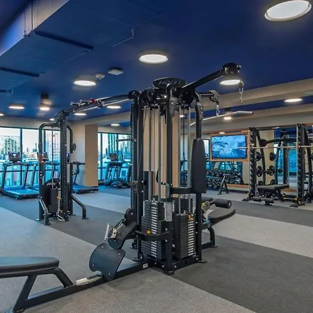 Landing Chic 2Bd Pool Gym Apartment *
