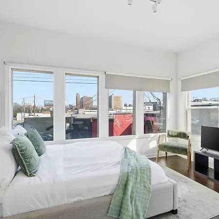 Apartment 3br Minutes To Downtown| Parking Nashville