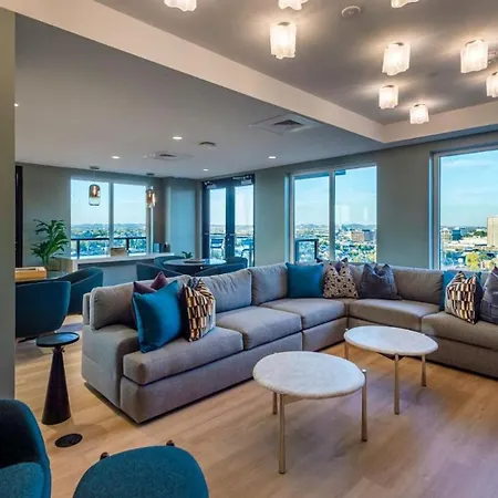 Landing Chic 2Bd Pool Gym * Nashville