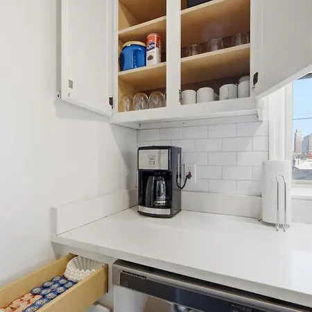 3br Minutes To Downtown| Parking *