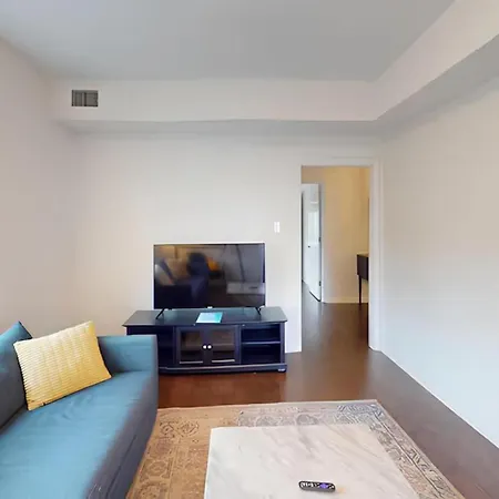 Apartment 3br Minutes To Downtown| Parking *