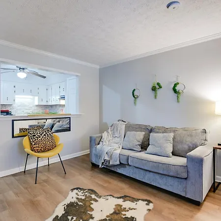 < 1 Mi To Vanderbilt: Apartment