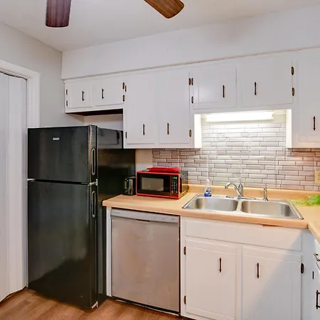 < 1 Mi To Vanderbilt: Apartment *