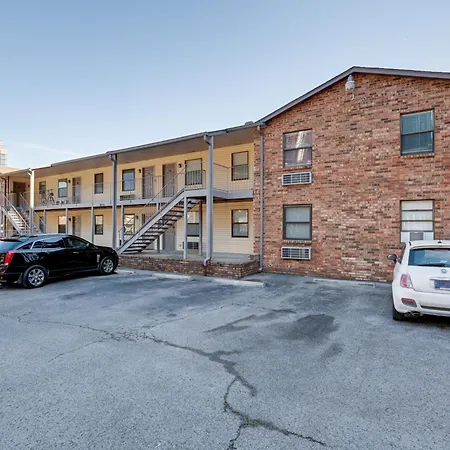 < 1 Mi To Vanderbilt: Apartment Nashville
