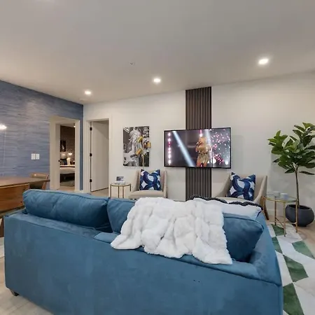 Hyve - Cowgirl Twirl - Walk To Broadway Holiday home *