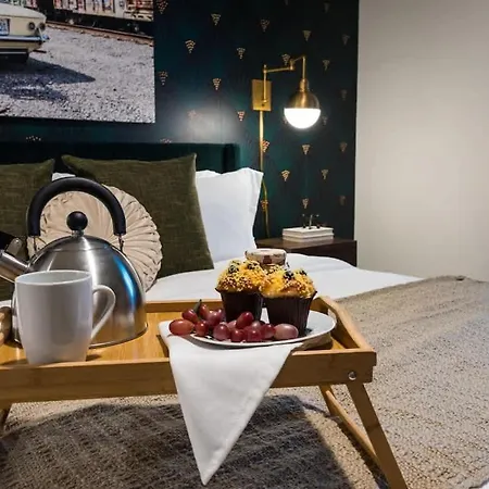 Hyve - Cowgirl Twirl - Walk To Broadway Holiday home *