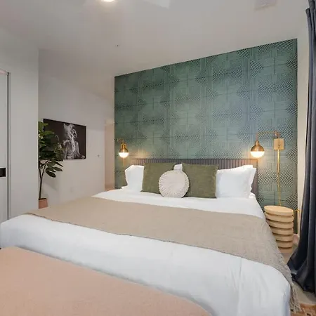 Hyve - Cowgirl Twirl - Walk To Broadway Holiday home *