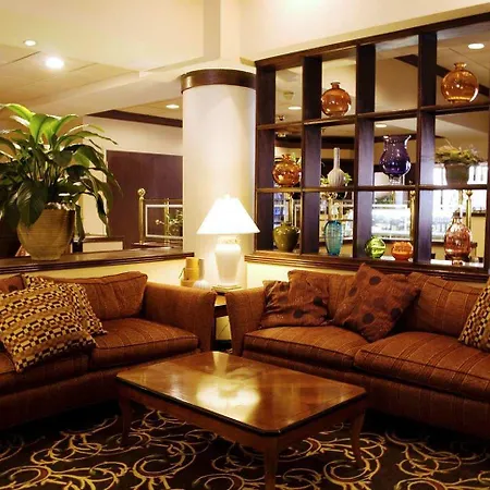 Hotel Doubletree By Hilton Airport