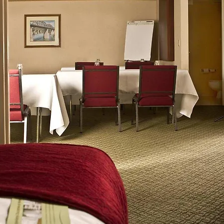 Doubletree By Hilton Airport Nashville