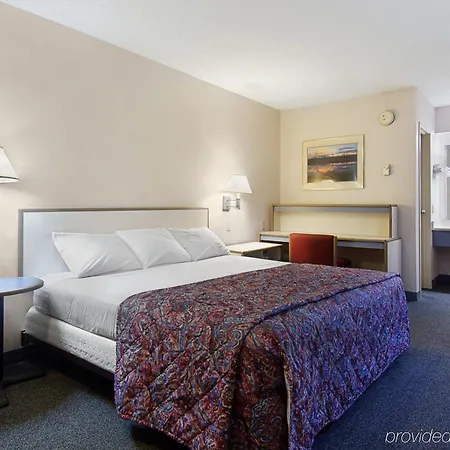 Red Roof South - Fairgrounds Hotel 3*