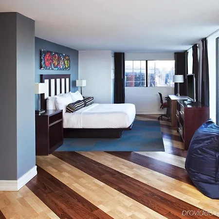 Aloft By Marriott West End Hotel