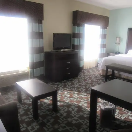 Hampton & At Opryland 3*