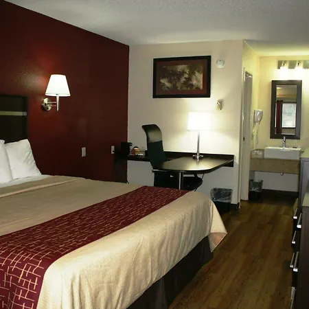 Red Roof South - Fairgrounds Hotel 3*