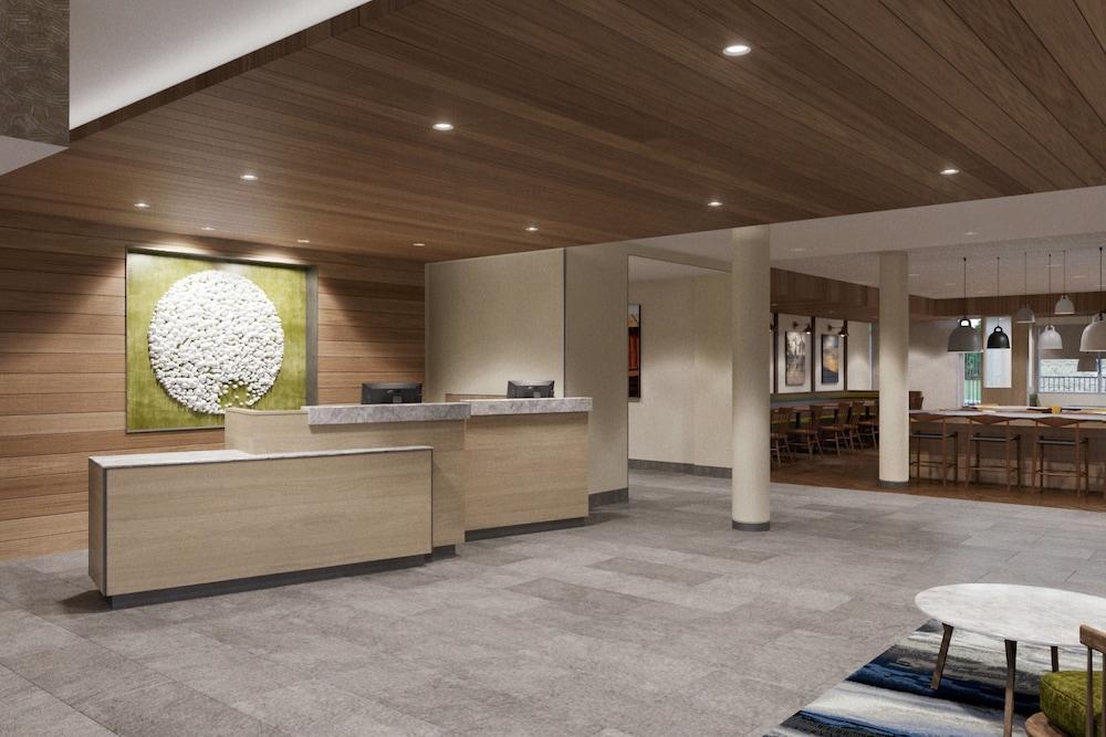 Hotel Fairfield & By Marriott Airport
