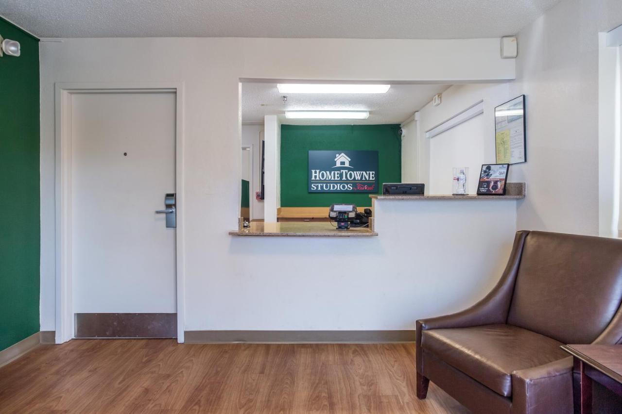 Hotel Hometowne By Red Roof - Airport/briley Pkwy