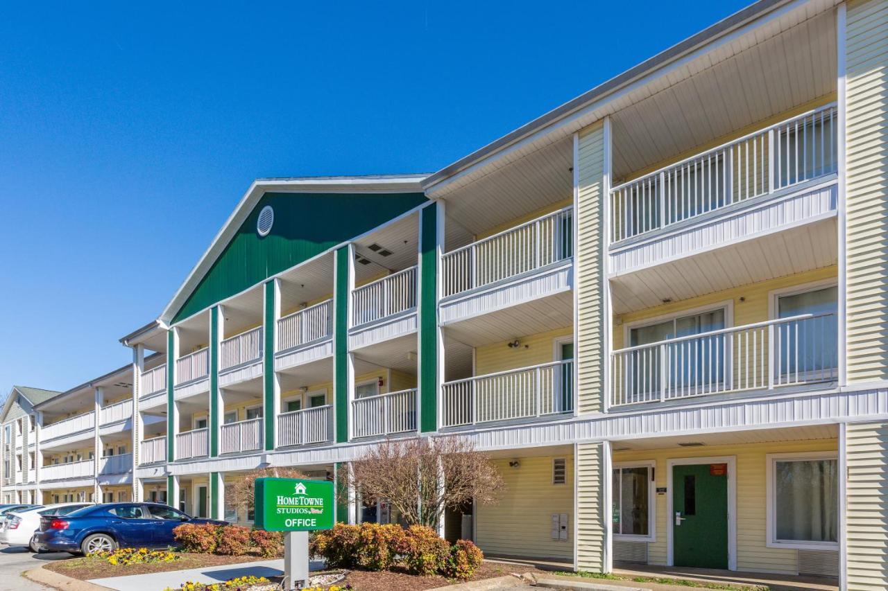 Hometowne By Red Roof - Airport/briley Pkwy 2*