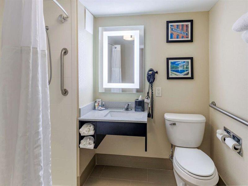 Inn Comfort - Opryland Area 2*