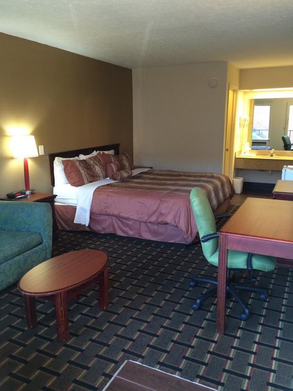 Americas Best Value Near Downtown Nashville