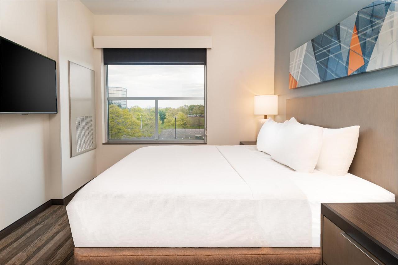 Hyatt House Airport Hotel 3*