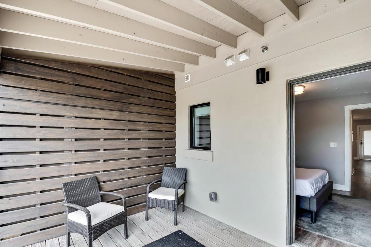 Cozy & Convenient 1 Bedroom Apt! Minutes To Downtown! Apartment *