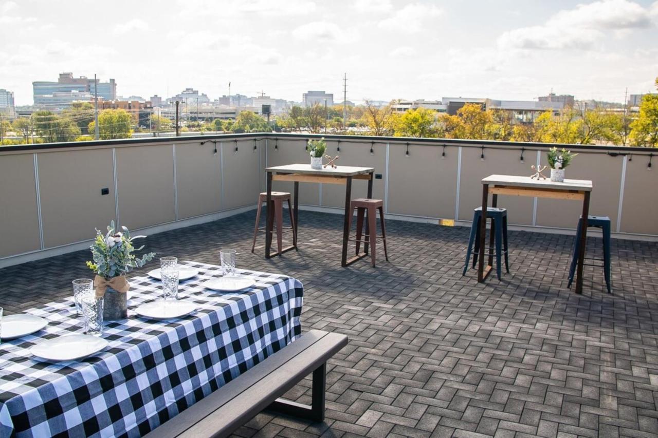 Cozy & Convenient 1 Bedroom Apt! Minutes To Downtown!