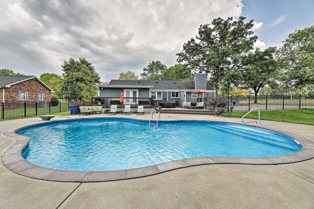 Quiet Area W/ Pool - 15 Mi To Dtwn Holiday home