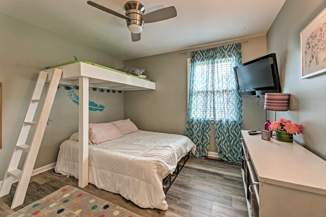 Quiet Area W/ Pool - 15 Mi To Dtwn Holiday home Nashville