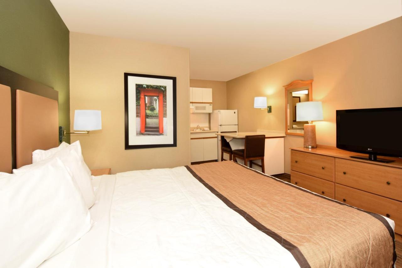 Extended America - - Airport - Music Hotel 2*