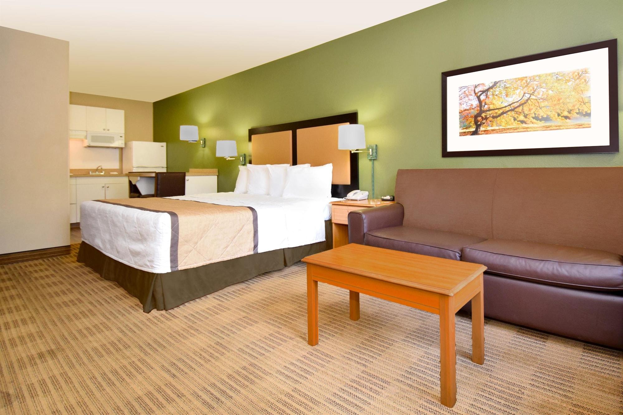 Extended America - - Airport - Music Hotel 2*