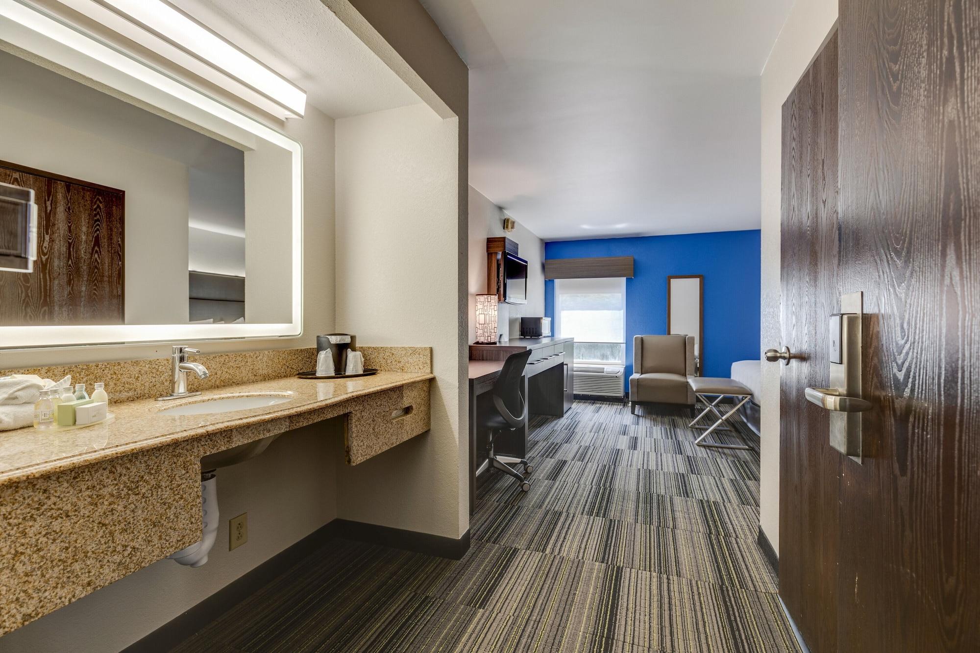 Hotel Alexis And 3*