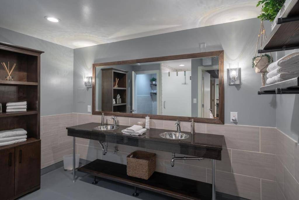 Contemporary Flat At The Maddox Apartment Nashville