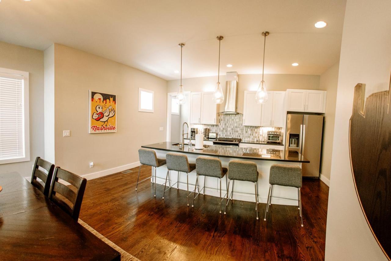 Huge4bedr10mintodtownsafe Nashville