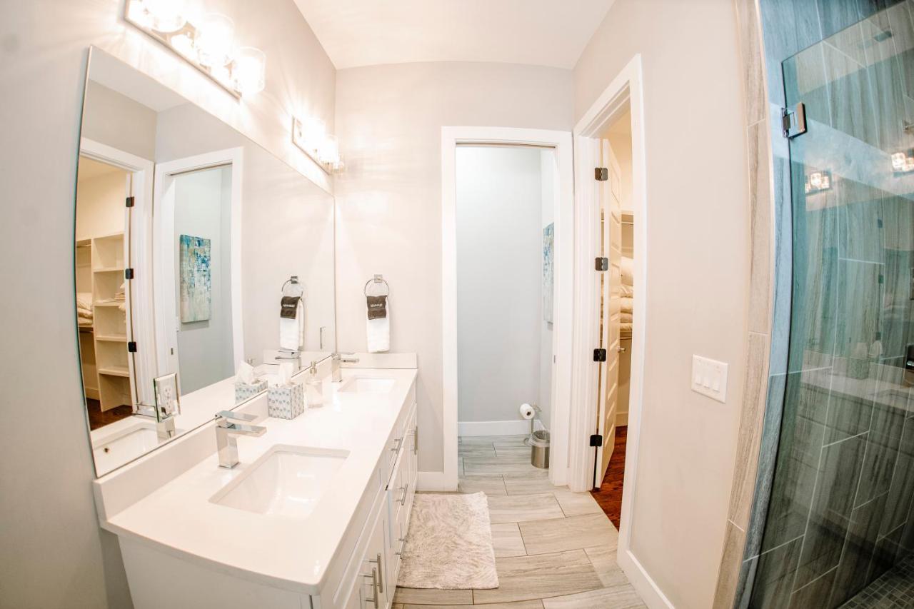 Huge4bedr10mintodtownsafe Holiday home