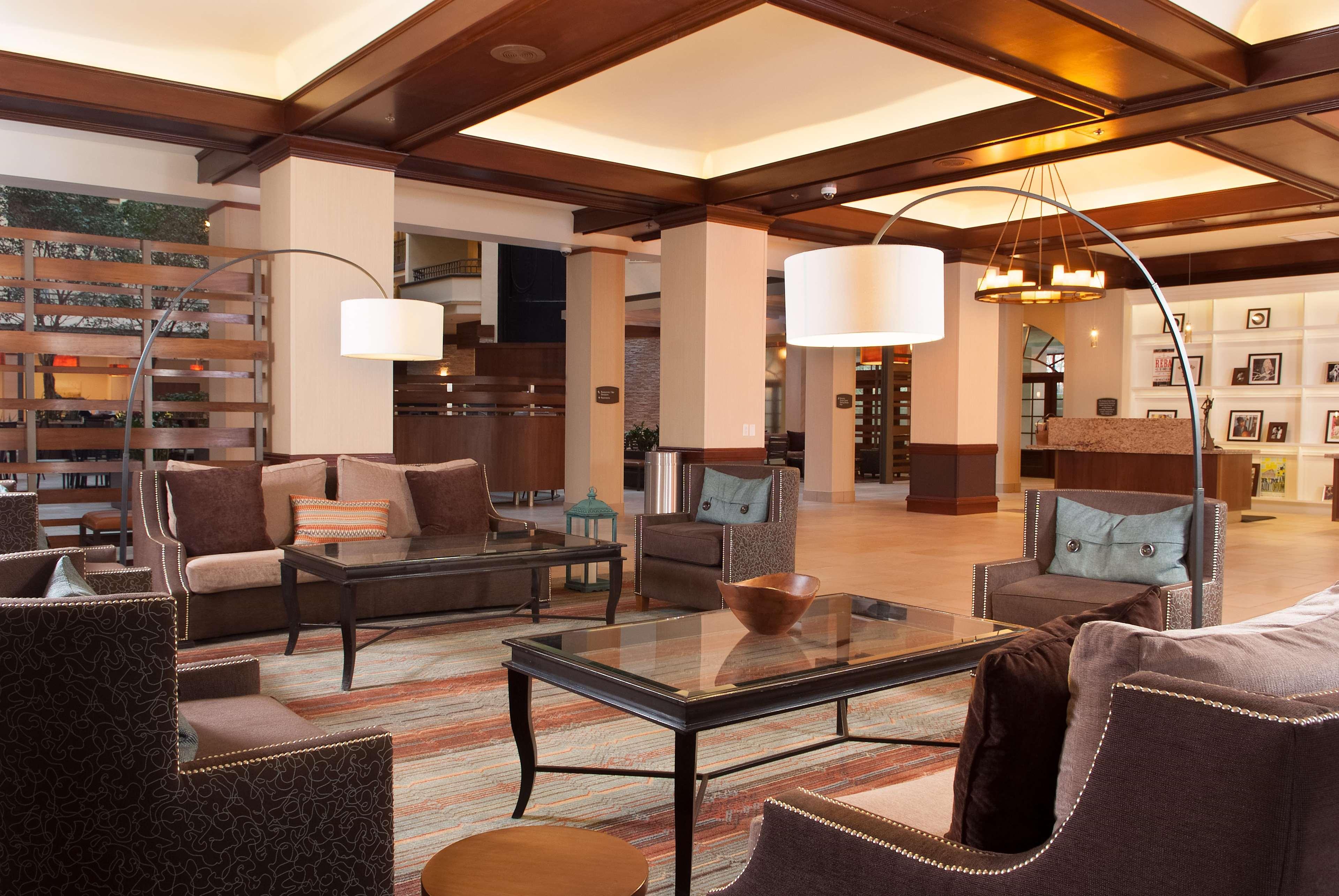 Hotel Embassy By Hilton Airport 4*