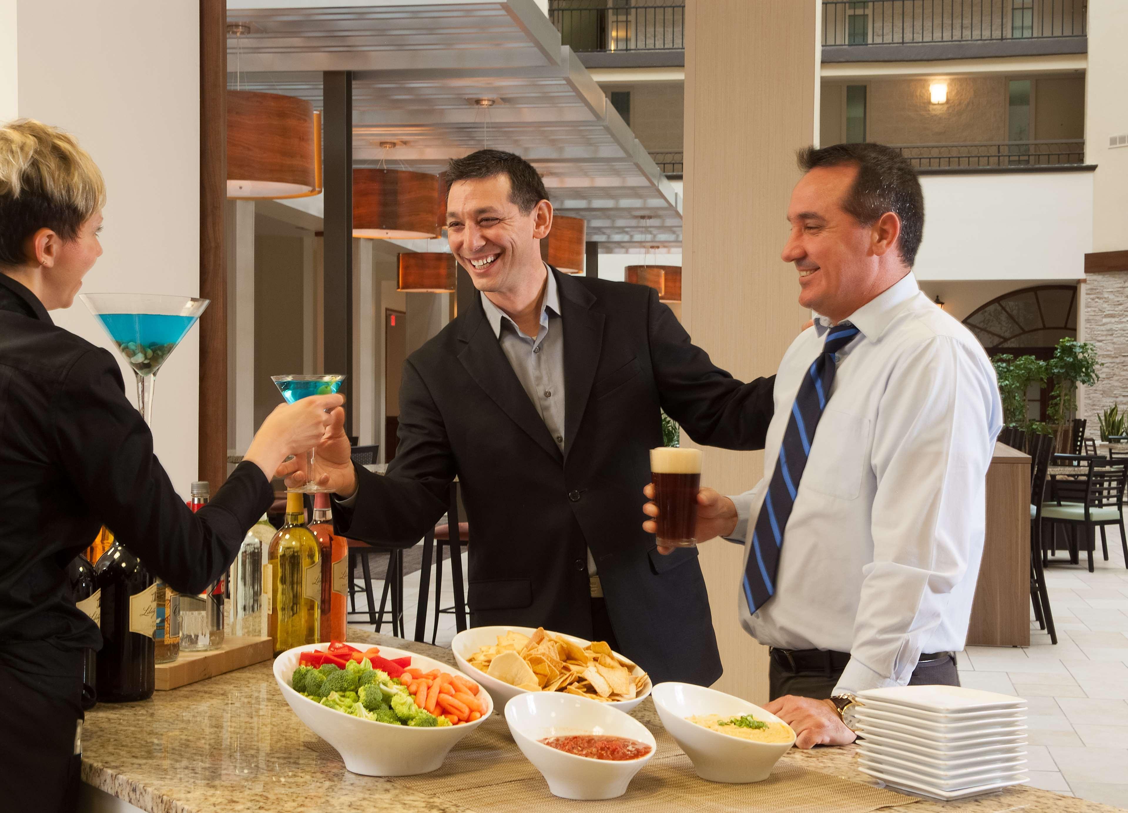 Hotel Embassy By Hilton Airport 4*