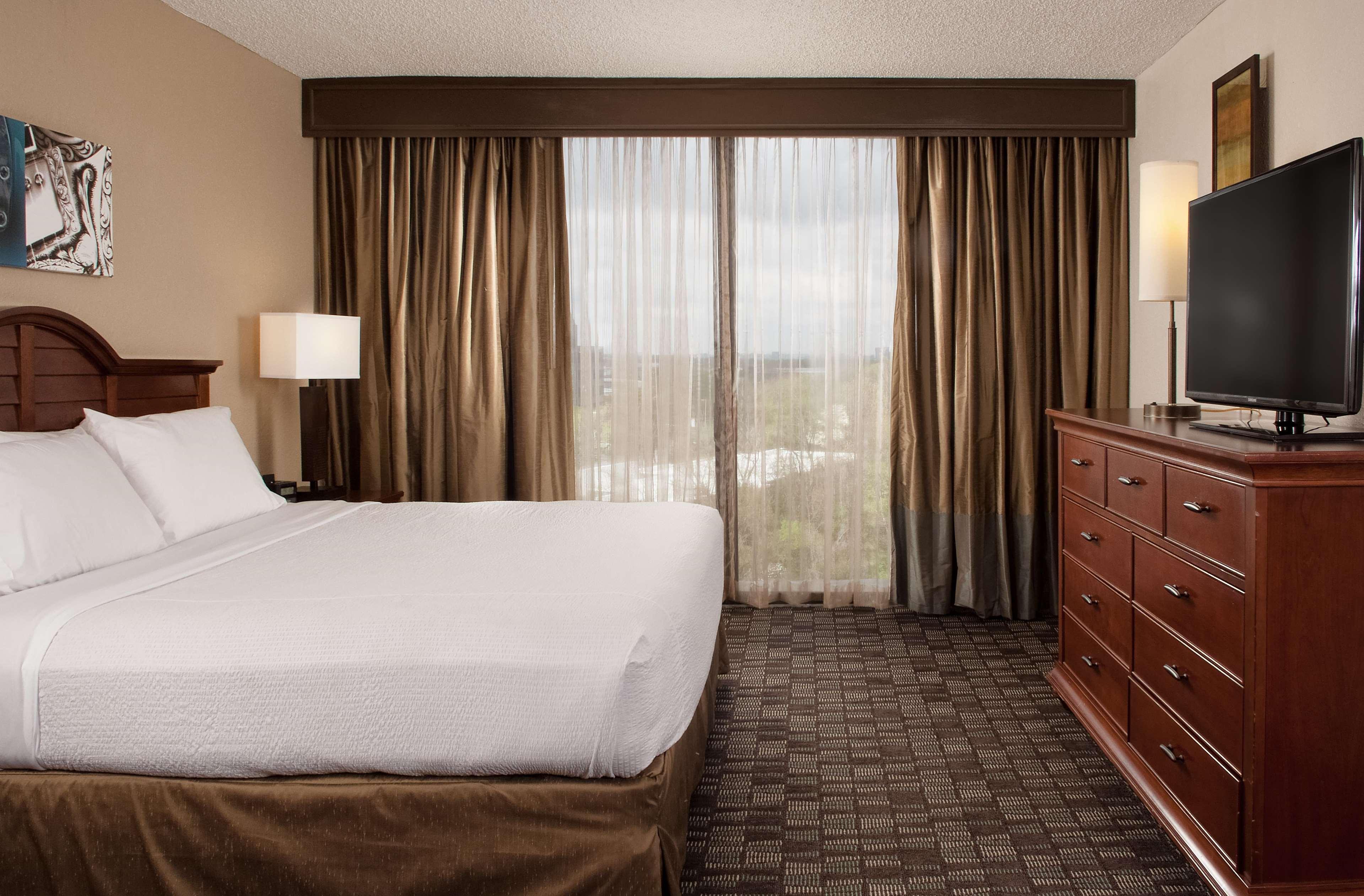 Embassy By Hilton Airport Hotel