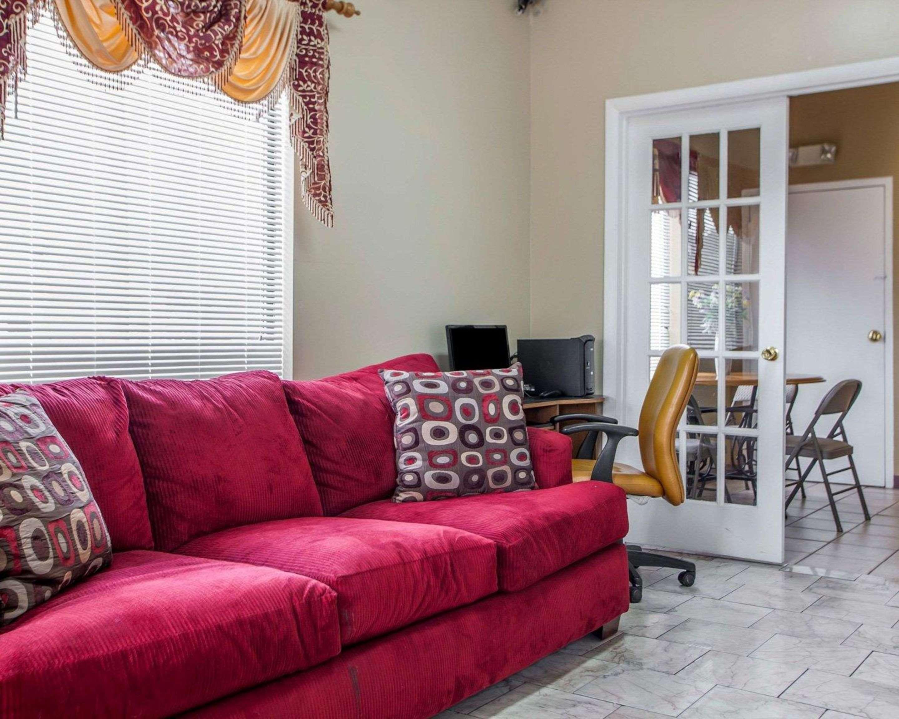 Rodeway Airport Nashville