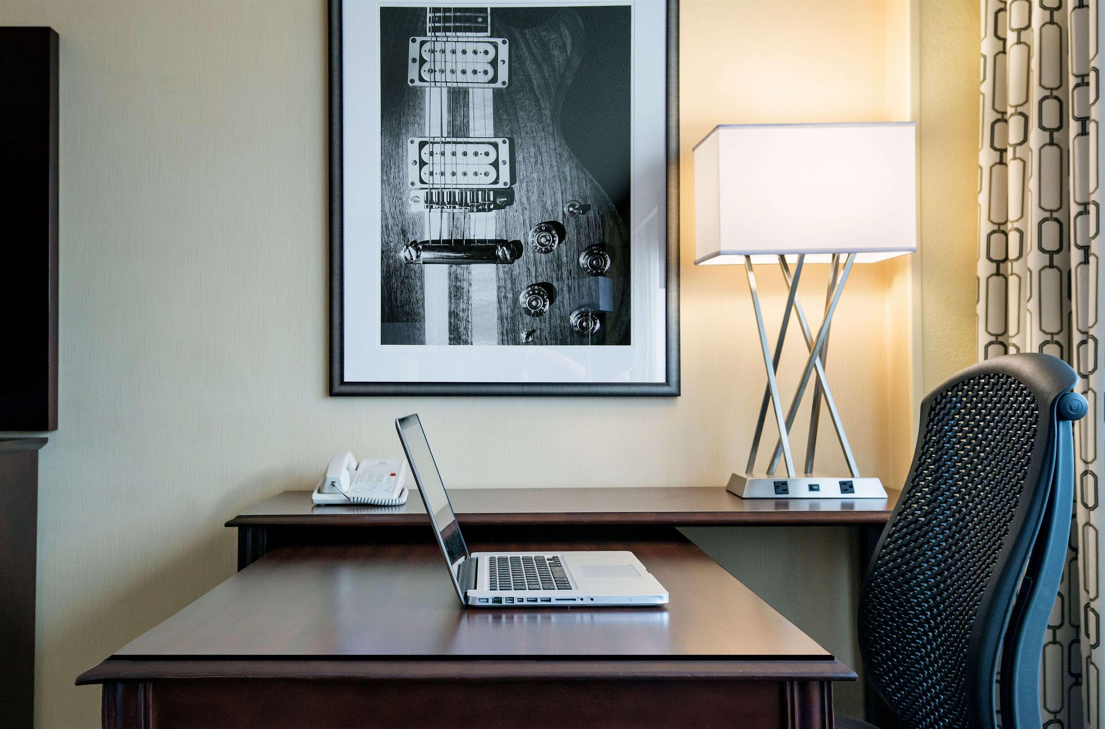 Airport Marriott Hotel 4*