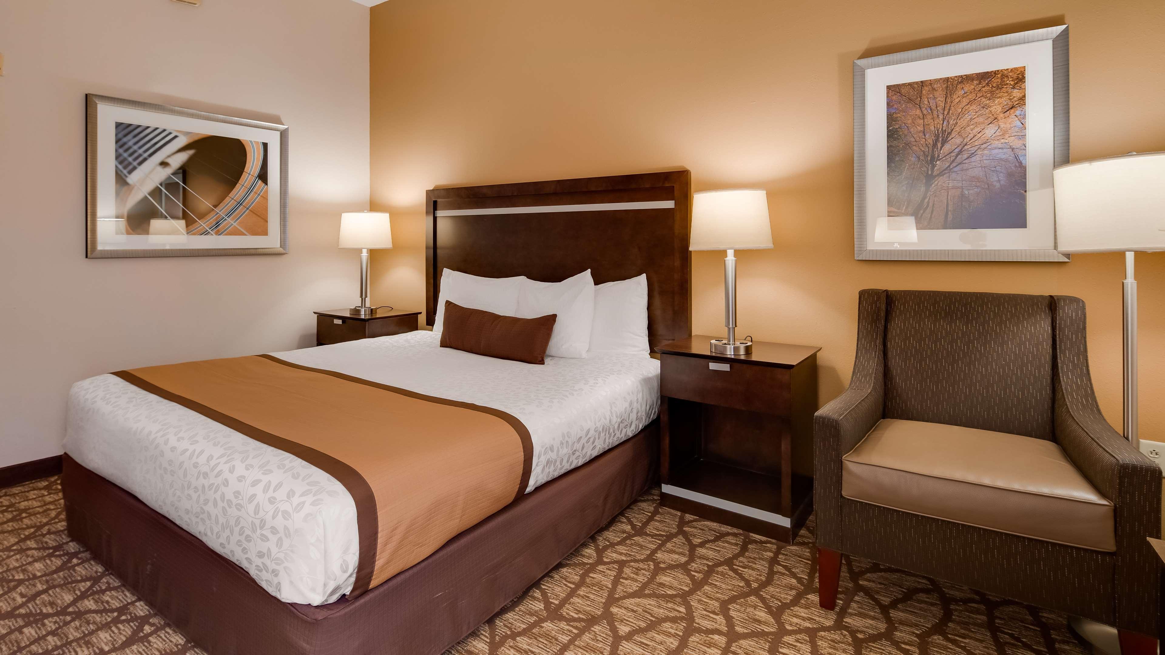 Best Western Plus Belle Meade & Hotel 2*