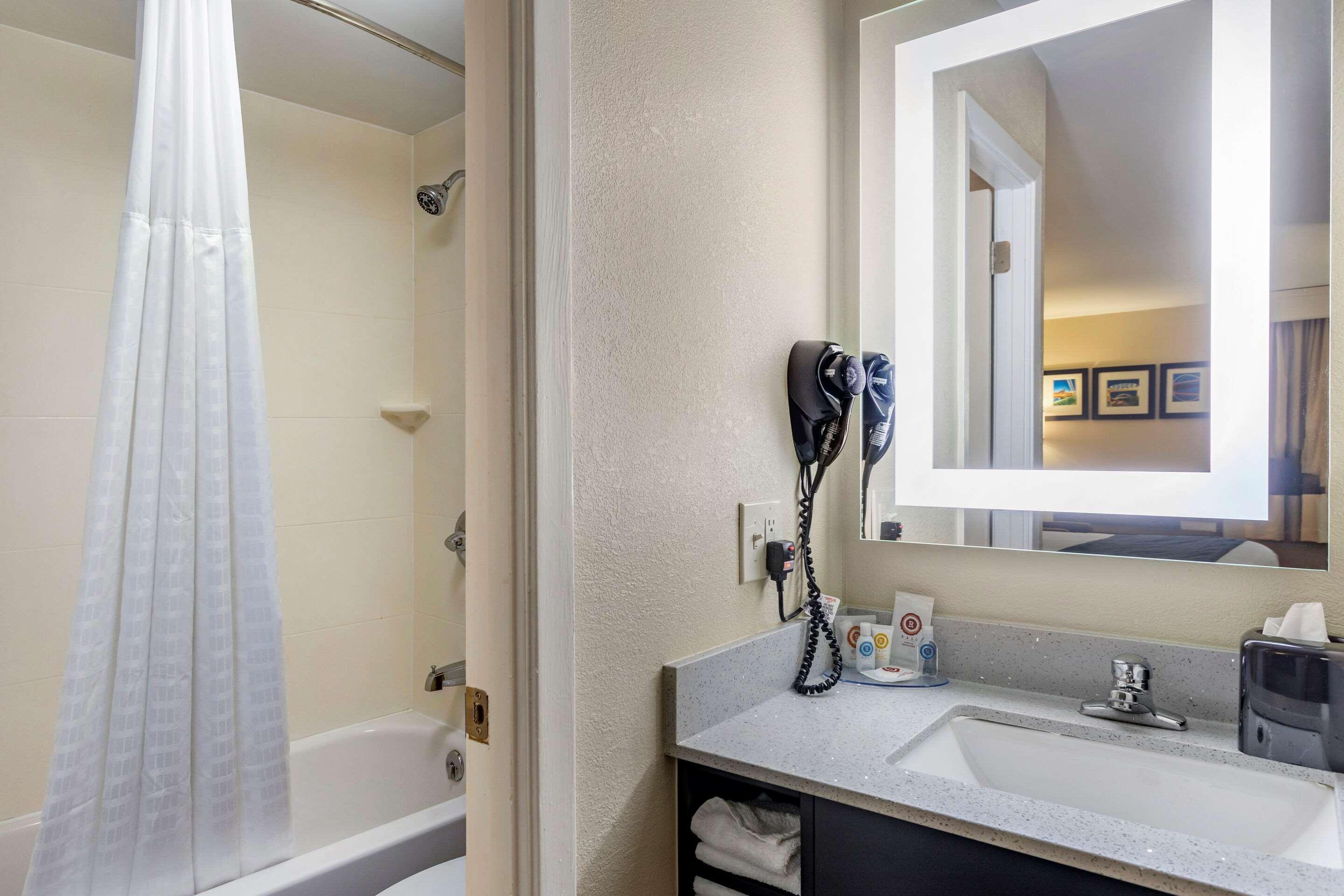 Comfort - Opryland Area Inn Nashville