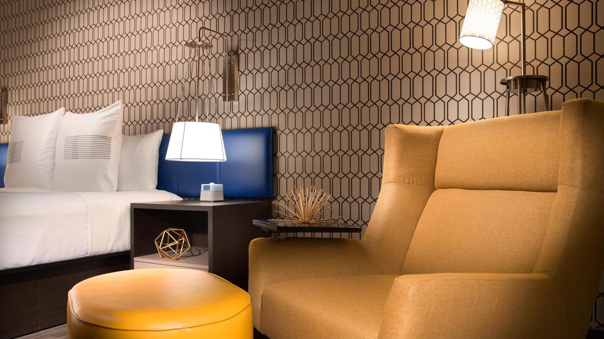 Glo Western Airport Nashville