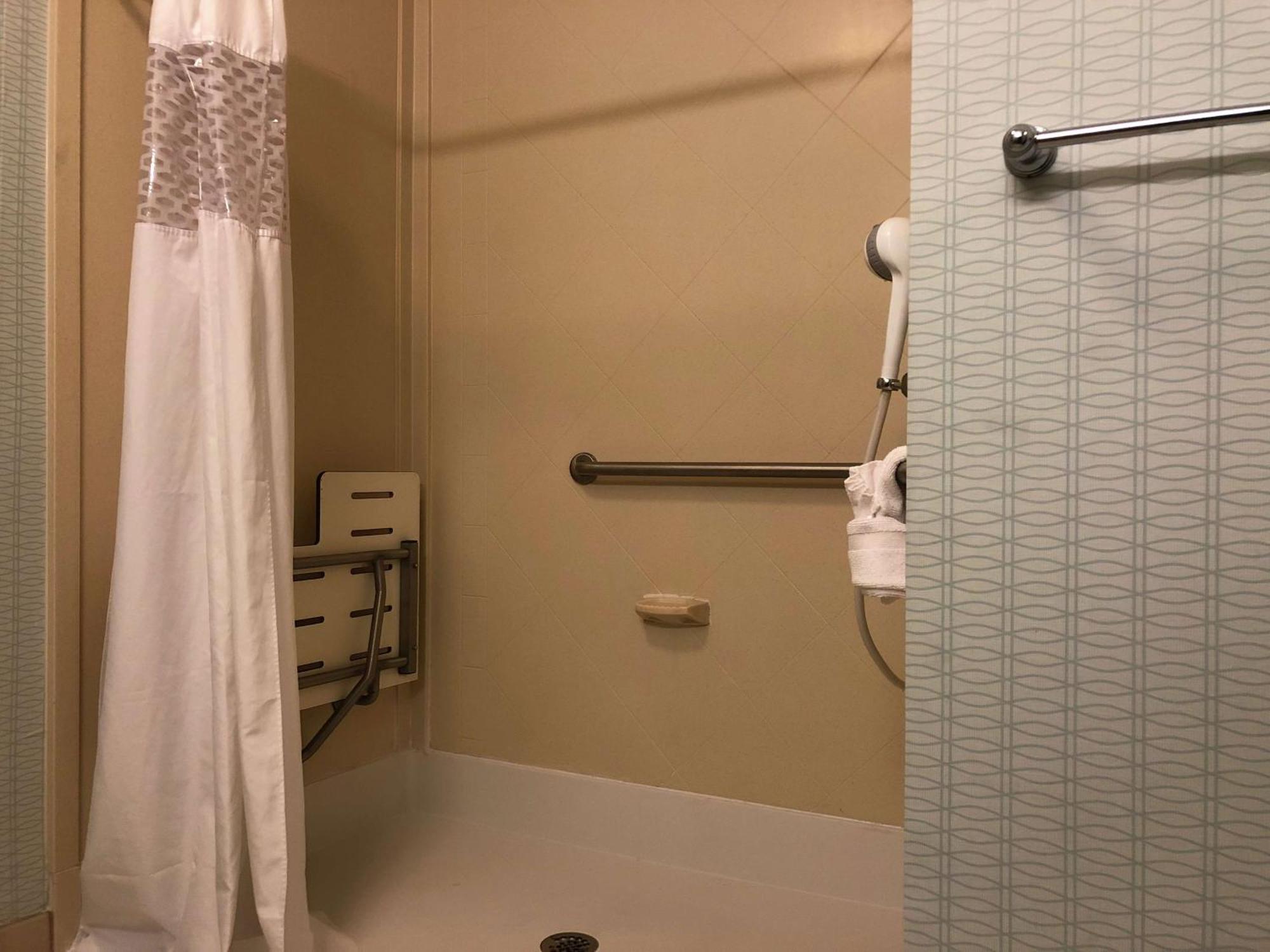 Hampton & At Opryland Hotel Nashville