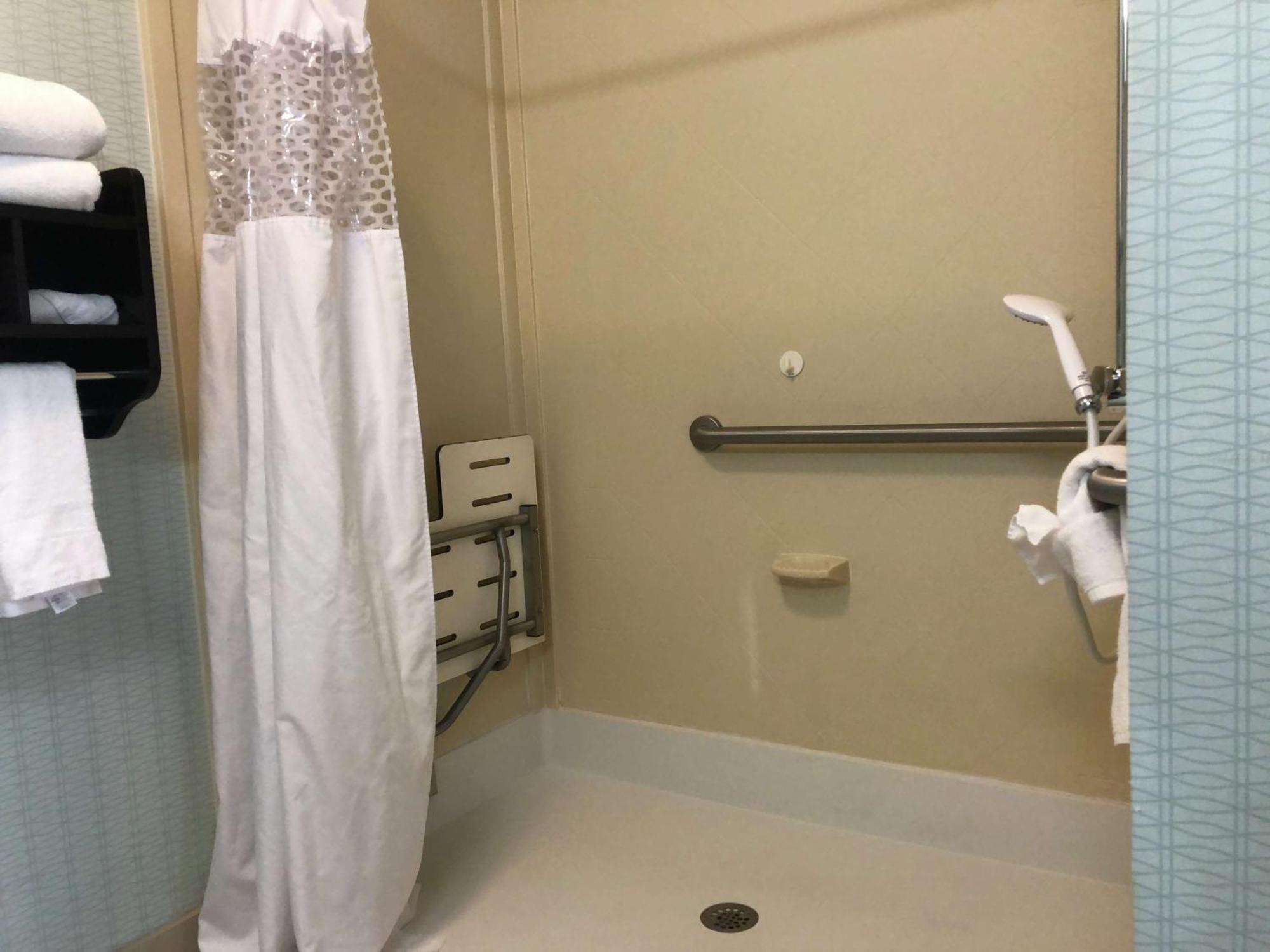 Hampton & At Opryland 3* Nashville