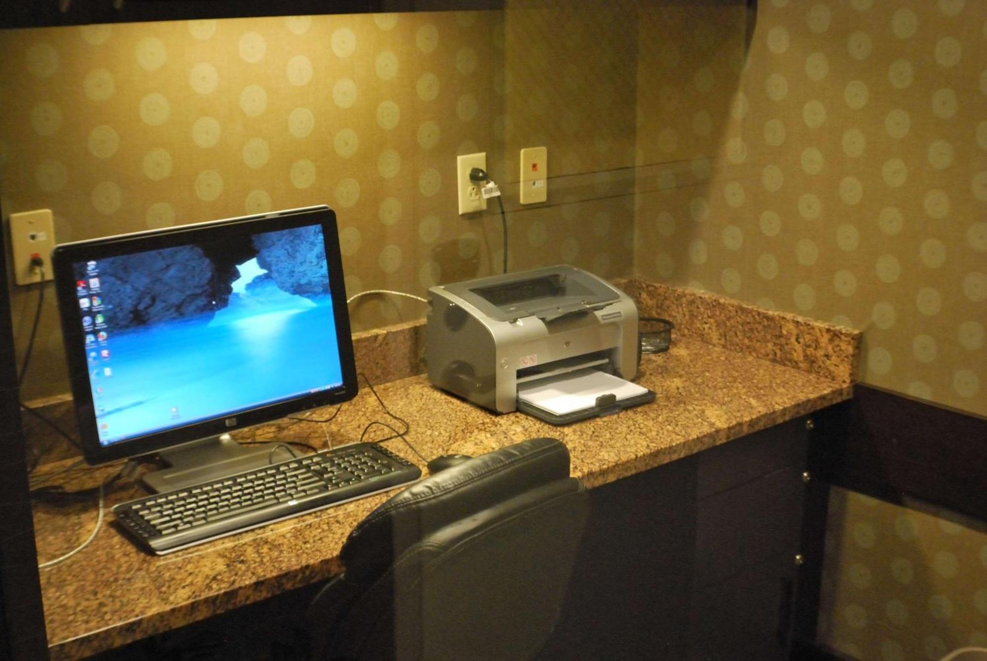 Hampton & At Opryland 3* Nashville