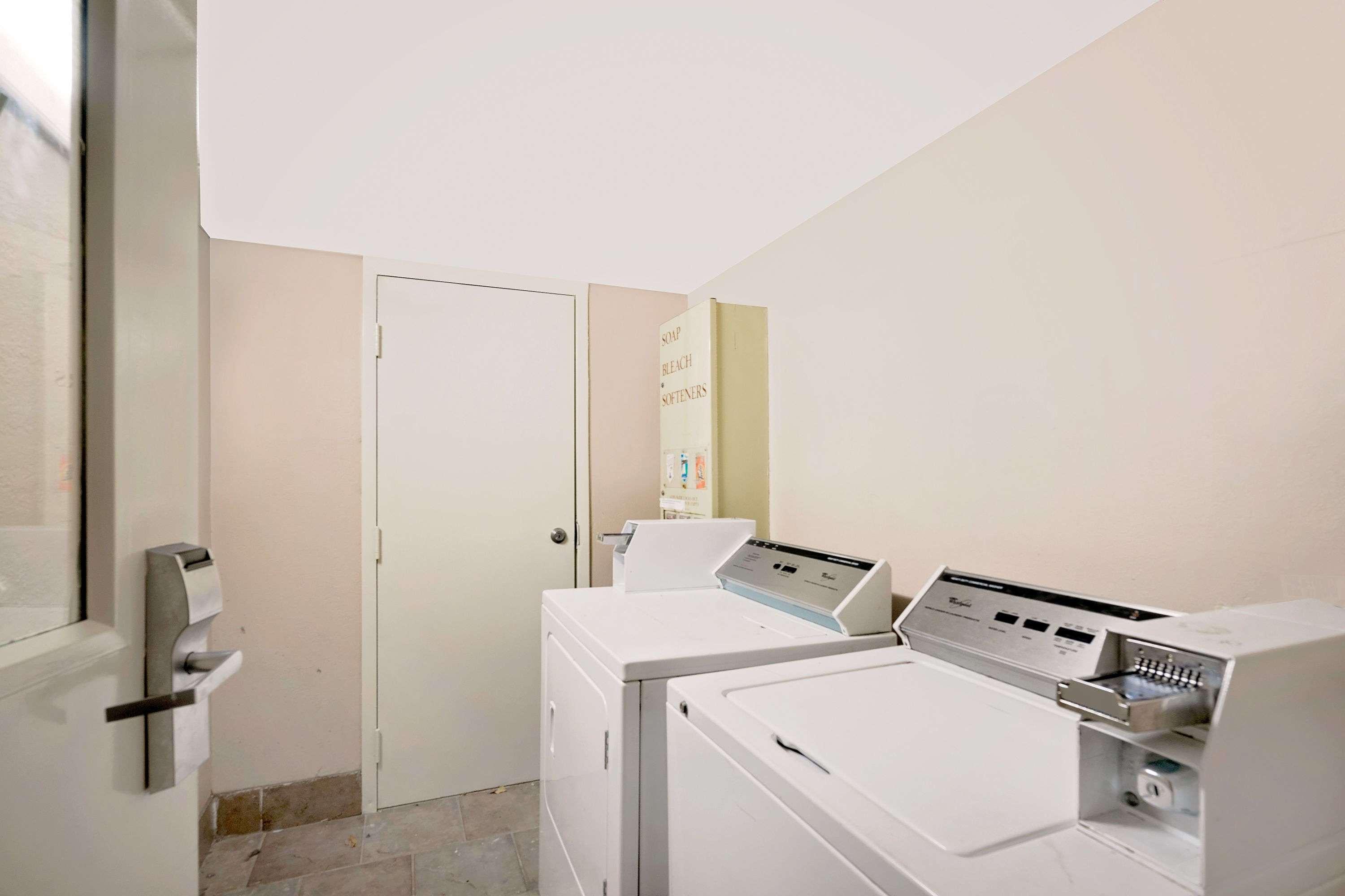 Super 8 By Wyndham Hermitage Nashville